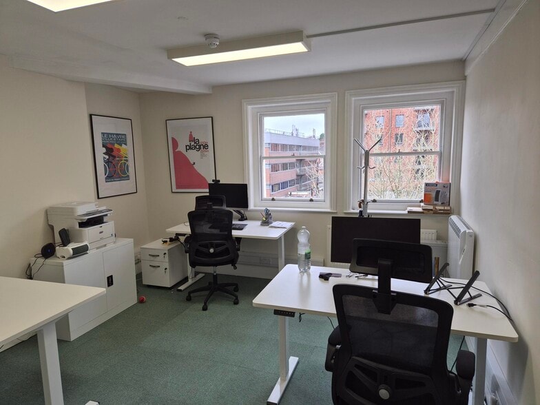 62-62A Mount Pleasant Rd, Tunbridge Wells to rent - Building Photo - Image 3 of 4