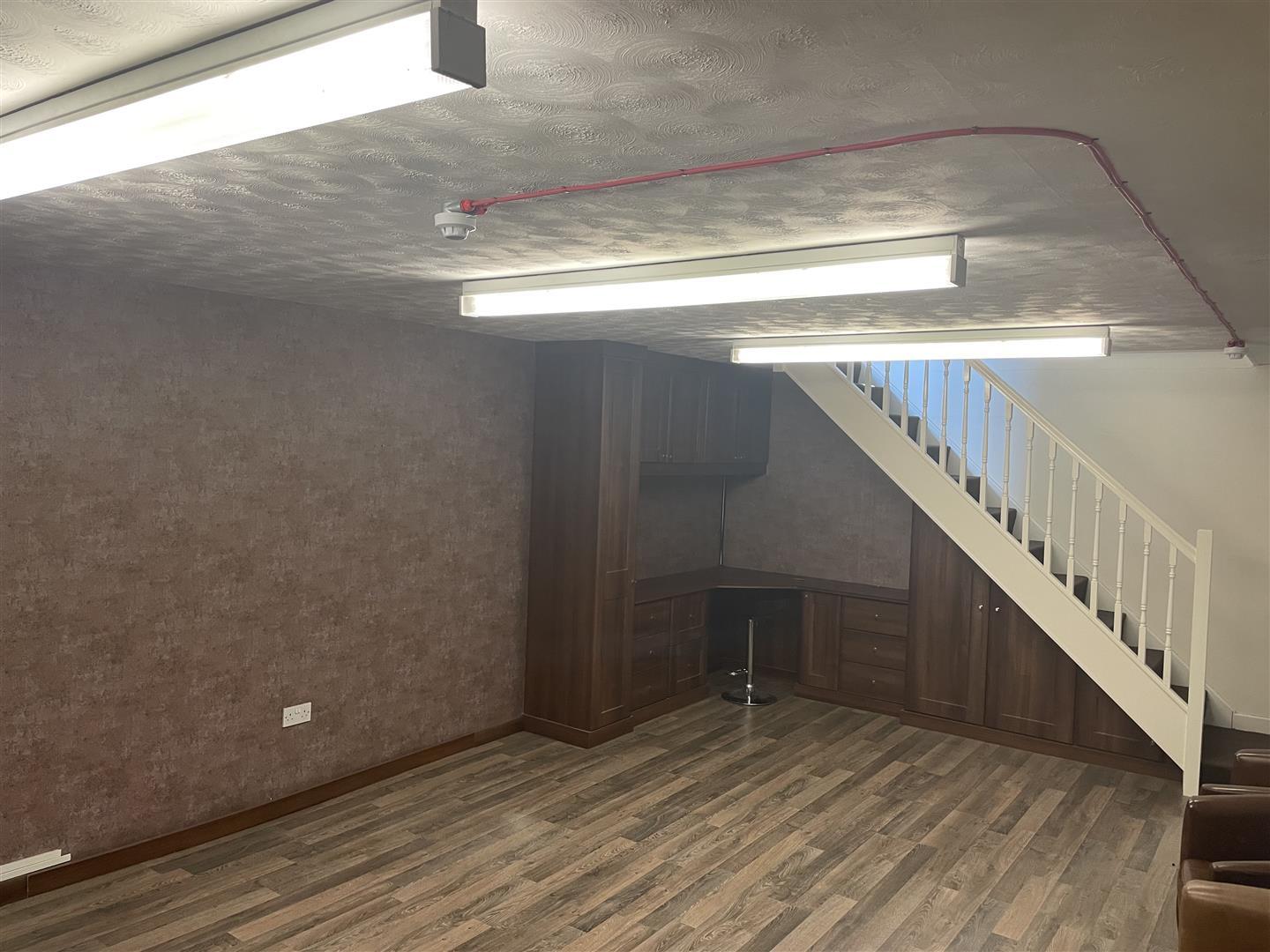 42-44 Foregate St, Stafford to rent Interior Photo- Image 1 of 3