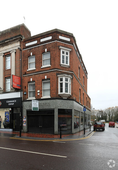 64 High St, Tonbridge for rent - Primary Photo - Image 1 of 3