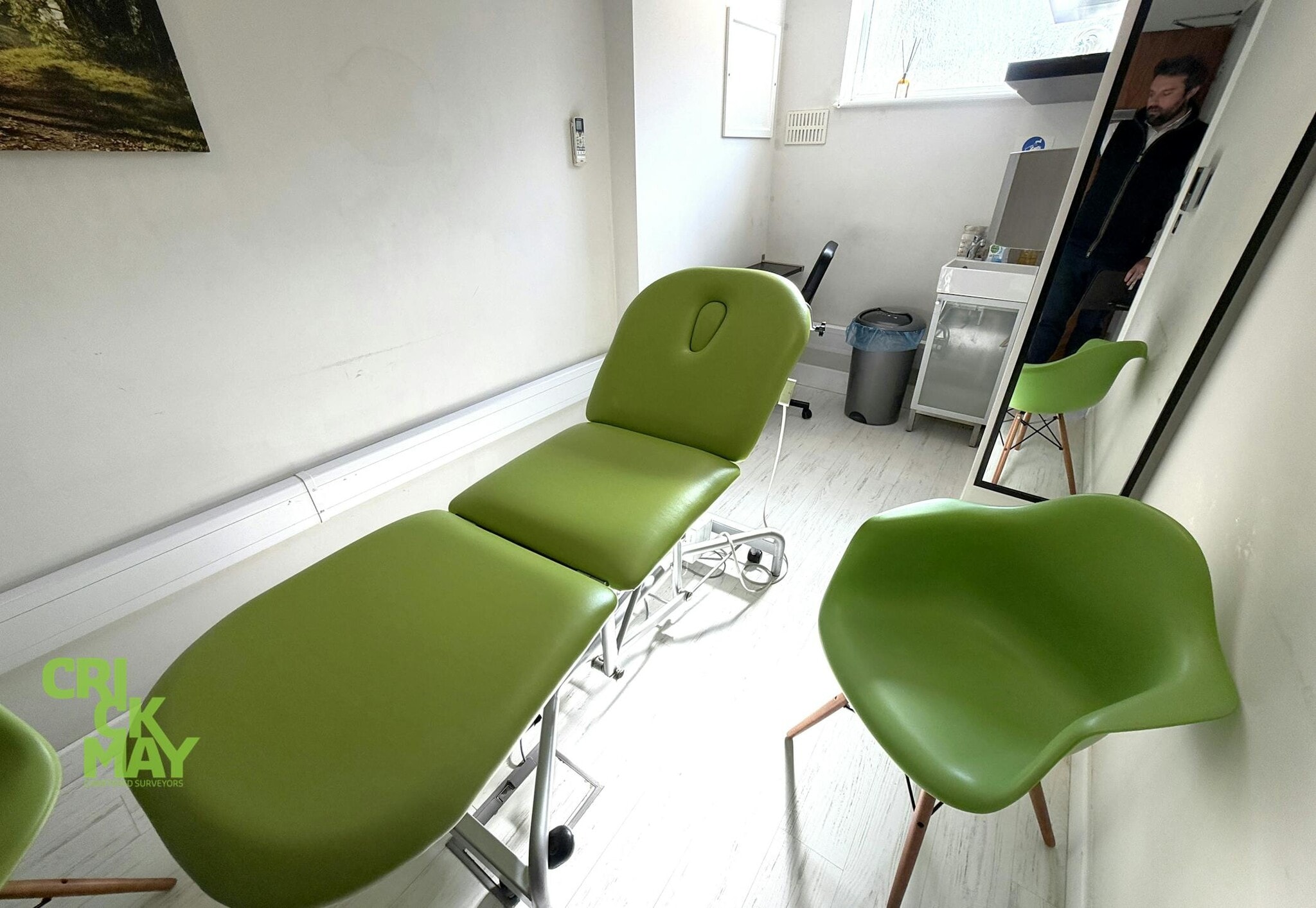 64-66 Maypole Rd, East Grinstead to rent Interior Photo- Image 1 of 1