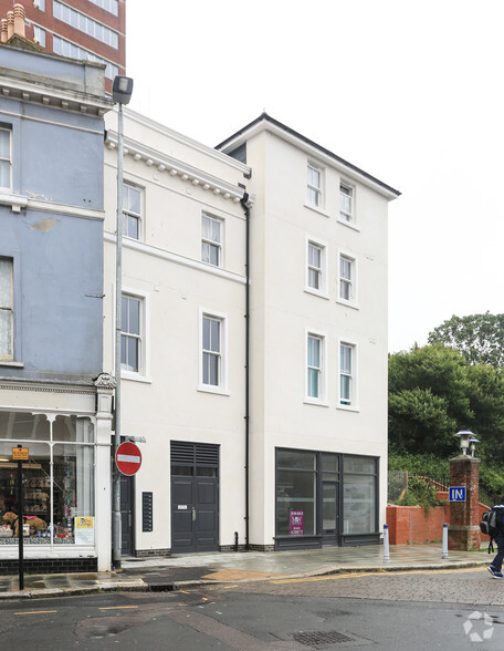 59-61 Kings Rd, St Leonards On Sea for rent - Building Photo - Image 2 of 3