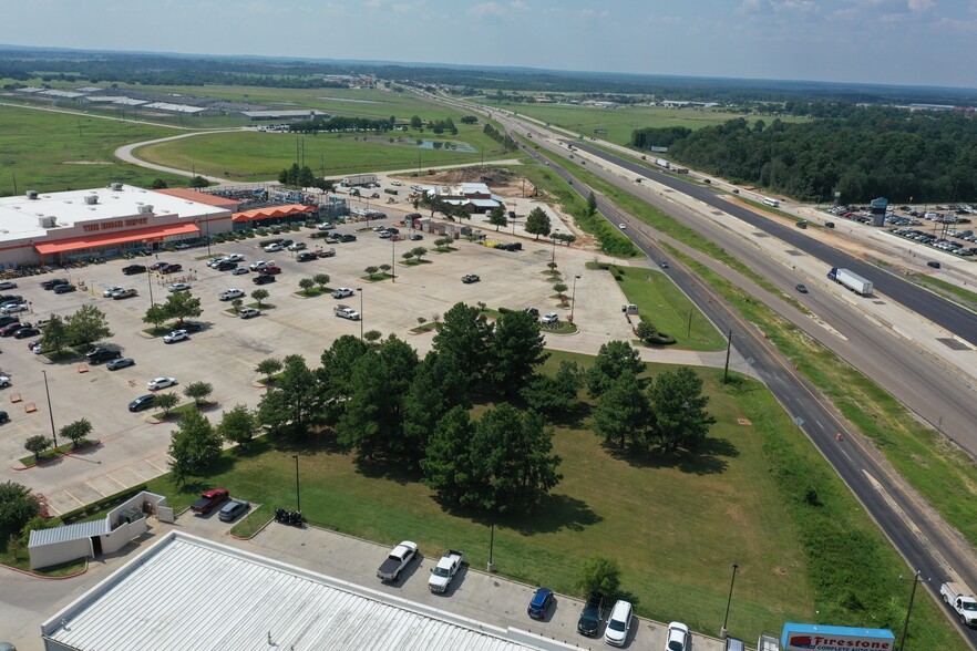 I-45 & Veterans Memorial Pky, Huntsville, TX for rent - Building Photo - Image 2 of 7