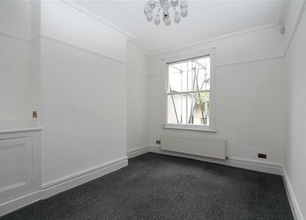 9A Church Rd, Lymm to rent Interior Photo- Image 2 of 2
