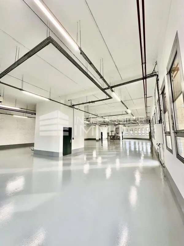 Industrial in Bonneuil-sur-Marne to rent Interior Photo- Image 1 of 4