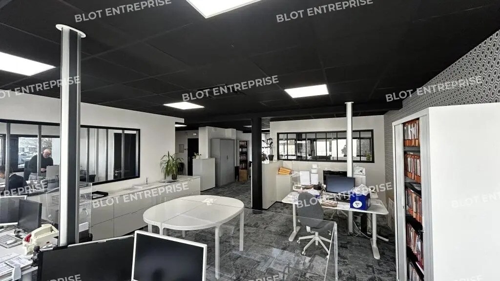 Office in Cesson-Sévigné for sale Interior Photo- Image 1 of 20