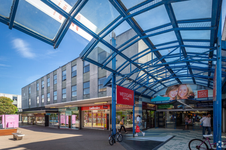 40-90 Queensway, Stevenage for rent - Building Photo - Image 3 of 4