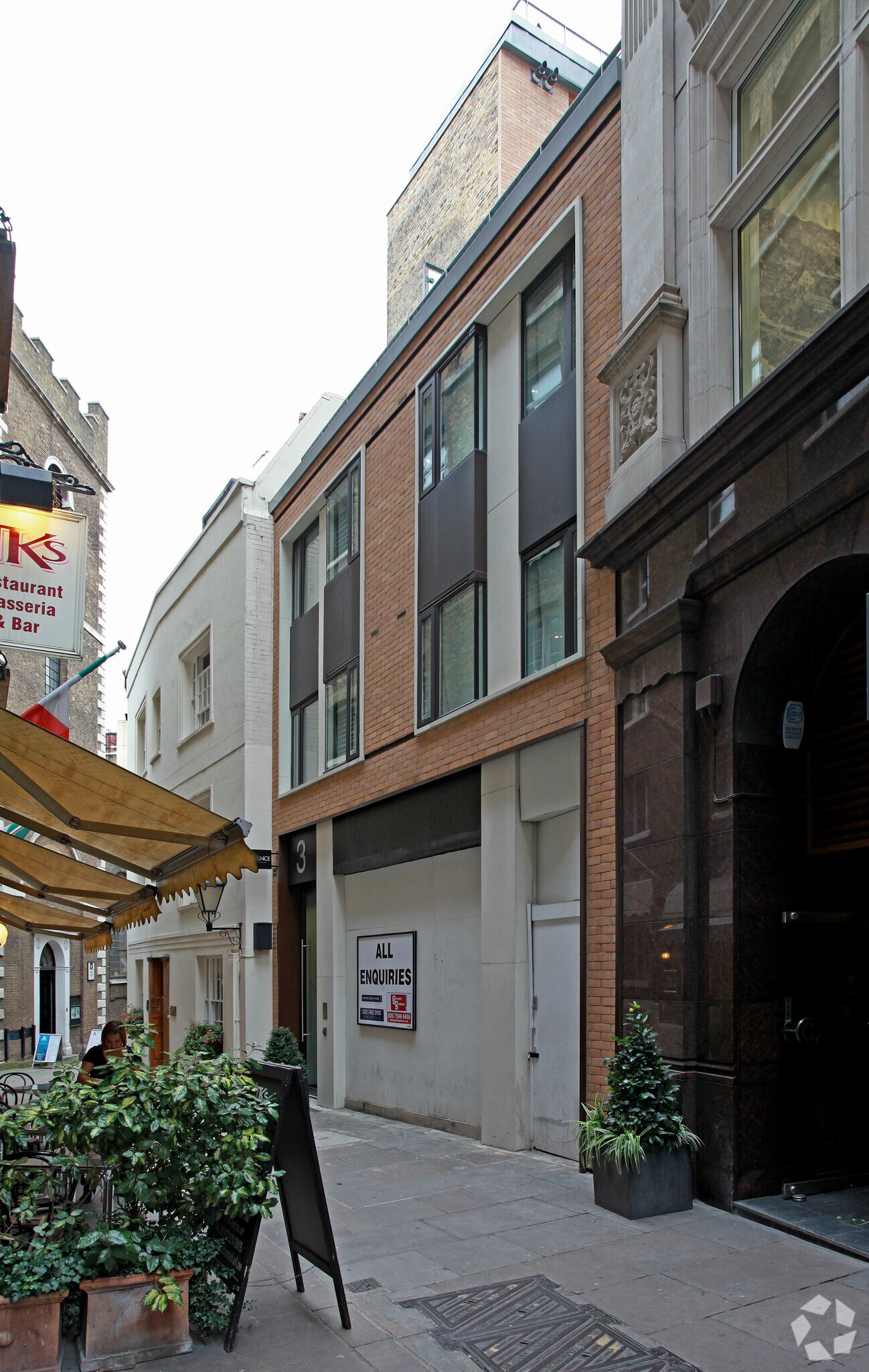 3-3A Lovat Ln, London for sale Primary Photo- Image 1 of 1