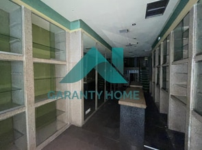 Retail in Cáceres, Cáceres to rent Interior Photo- Image 2 of 9