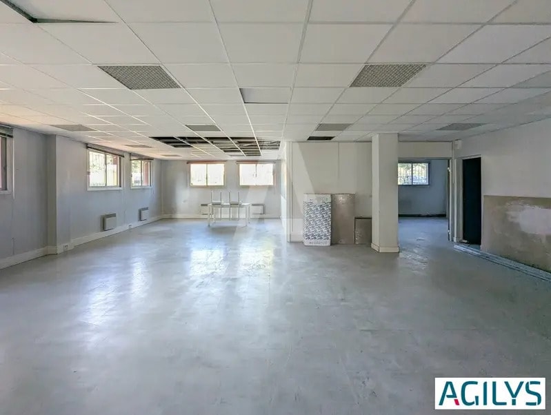3 Avenue De La Baltique, Villebon-sur-Yvette to rent Interior Photo- Image 1 of 12