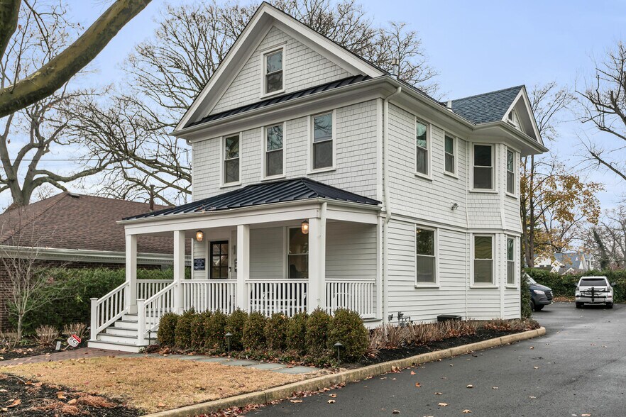 126 E River Rd, Rumson, NJ for sale - Building Photo - Image 1 of 1