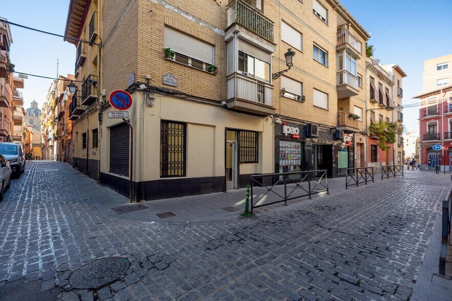 Retail in Granada for sale - Building Photo - Image 1 of 25