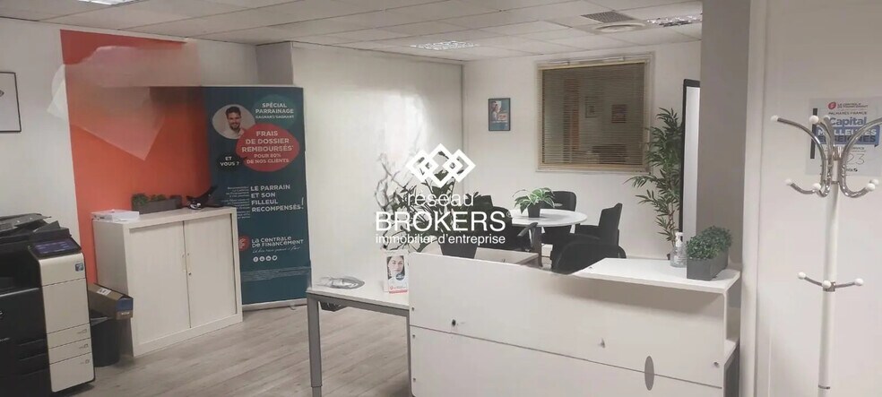 Office in Avignon to rent - Interior Photo - Image 2 of 4