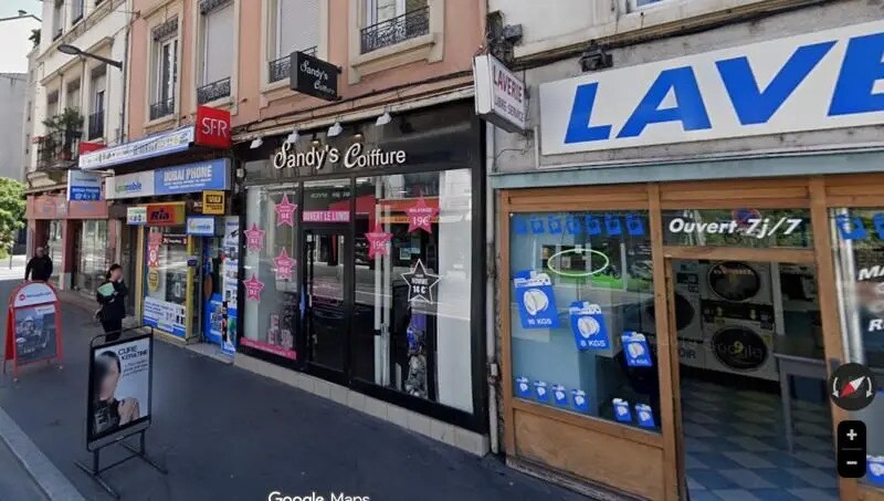 Retail in Villeurbanne to rent Building Photo- Image 1 of 3