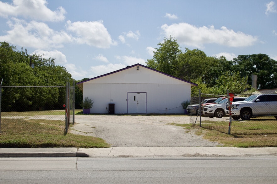 1990 Cupples Rd, San Antonio, TX for sale - Building Photo - Image 2 of 18