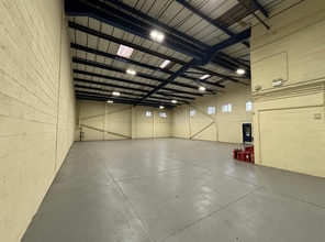 2-5 Ashville Way, Oxford to rent Interior Photo- Image 2 of 9