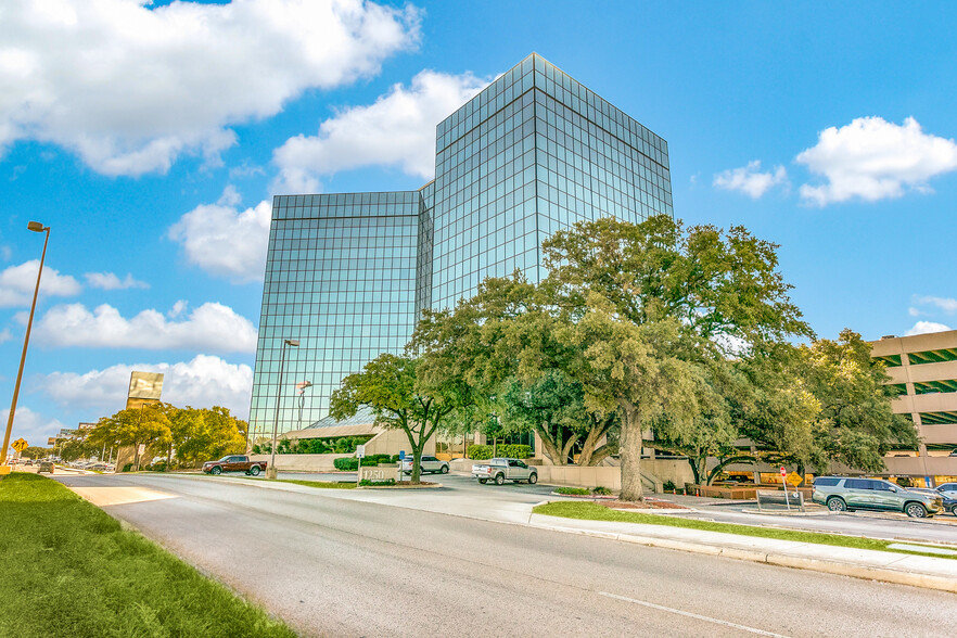 1250 NE Loop 410, San Antonio, TX for rent - Building Photo - Image 3 of 4