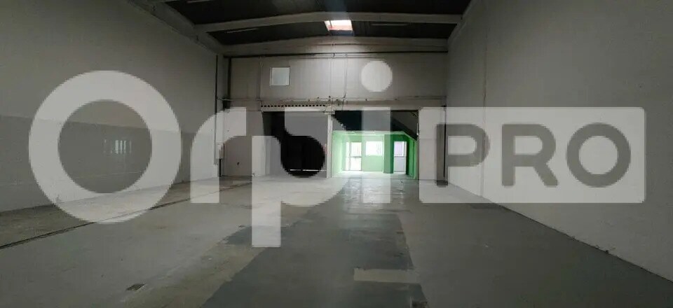 Light Industrial in Bondoufle to rent Interior Photo- Image 1 of 9