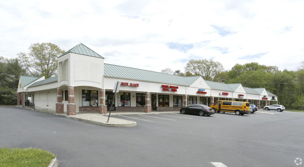 491 Manalapan Rd, Spotswood, NJ for rent - Building Photo - Image 2 of 8