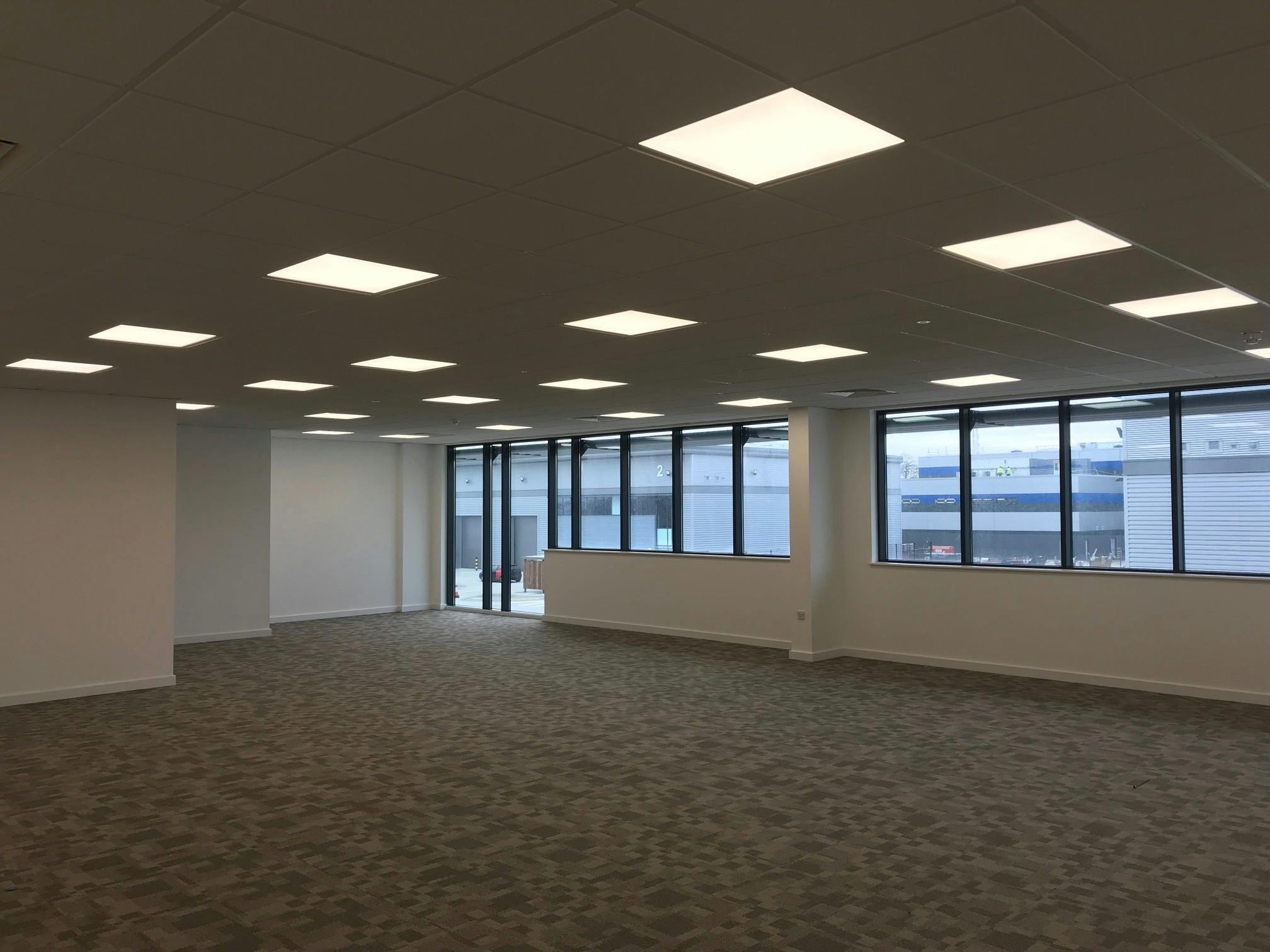 Airport Service Rd, Portsmouth to rent Interior Photo- Image 1 of 24