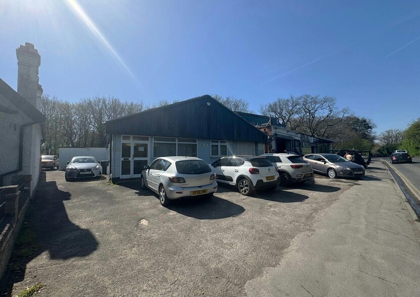 103 Spinney Hl, Addlestone for sale - Building Photo - Image 1 of 6