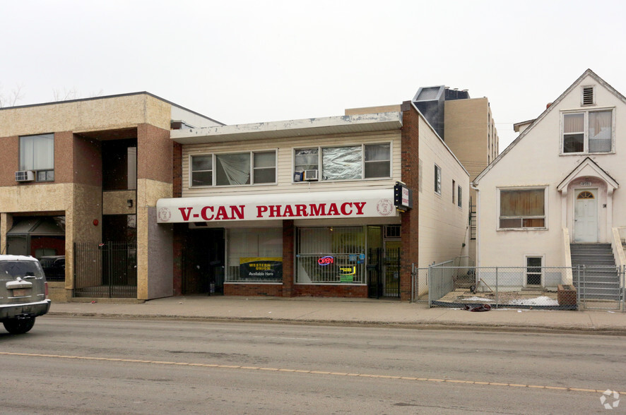 10765-10769 97th St NW, Edmonton, AB for sale - Primary Photo - Image 1 of 1