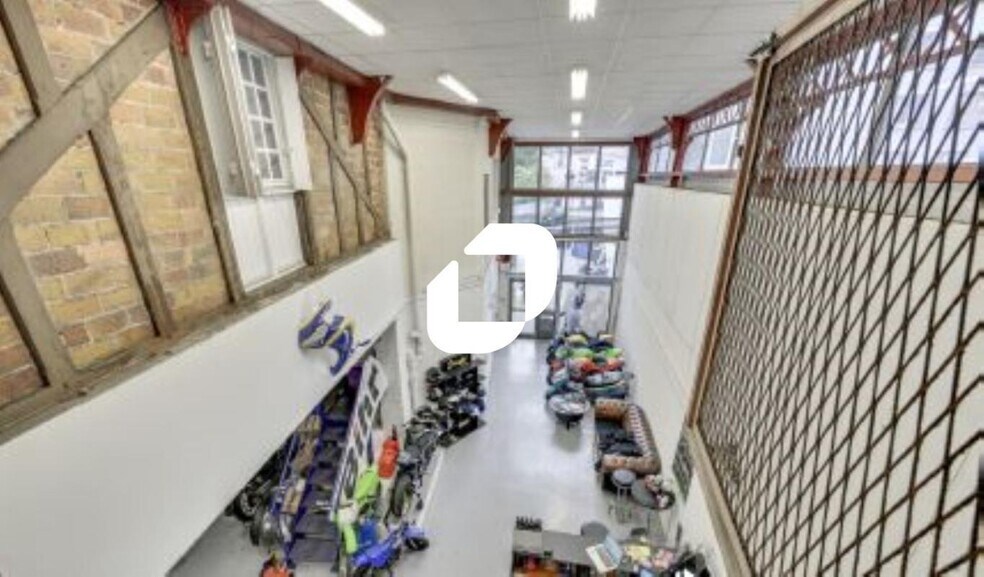 Light Industrial in Meudon to rent - Interior Photo - Image 1 of 6