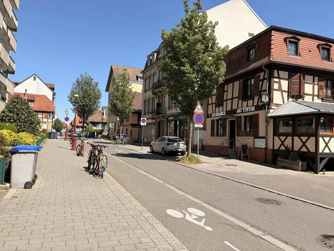 Location Commerce 85 m²