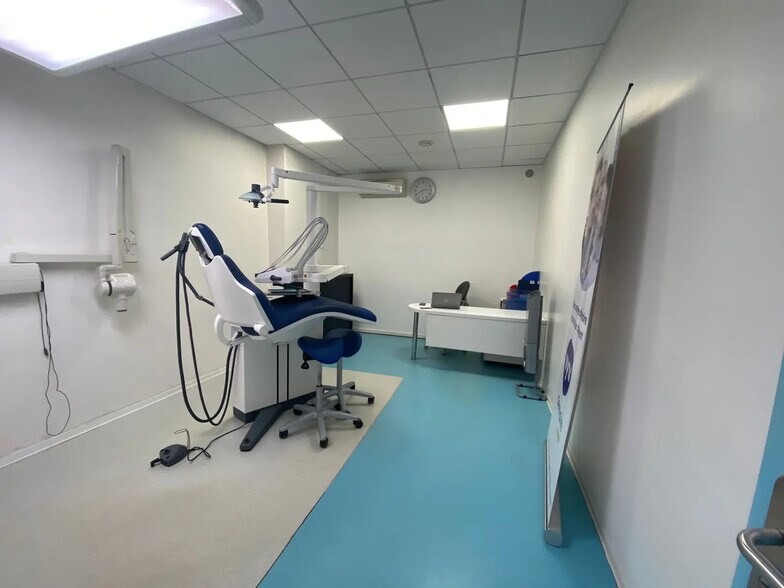 Office in Marseille for sale - Interior Photo - Image 3 of 12