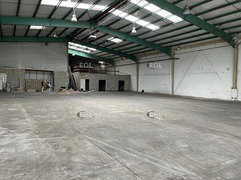 Industrial in Argenteuil to rent - Building Photo - Image 3 of 6
