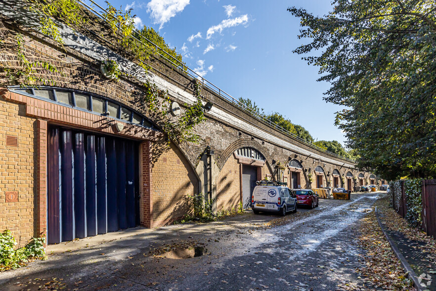 Cranleigh Mews, London for sale - Primary Photo - Image 1 of 1