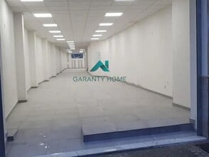 Retail in Camas, Sevilla to rent Interior Photo- Image 2 of 3