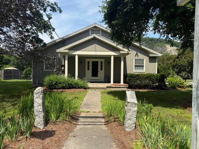 More details for 633 NH Route 10, Orford, NH - Office to Rent