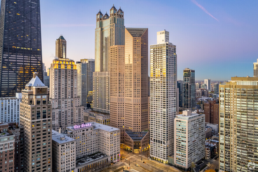 980 N Michigan Ave, Chicago, IL for rent - Building Photo - Image 1 of 40