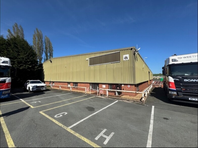 Unit G Great Haywood, Great Haywood to rent - Primary Photo - Image 1 of 1