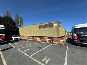 Unit G Great Haywood, Stafford to rent Building Photo- Image 1 of 4