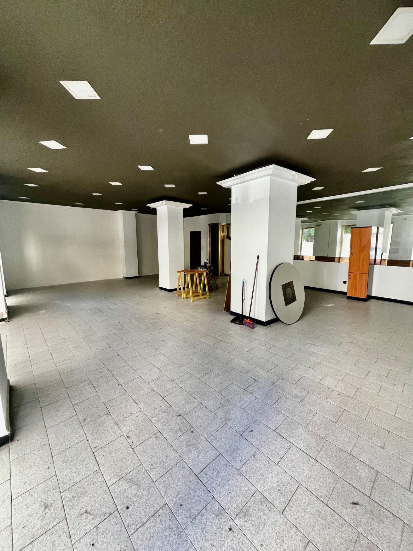 Retail in Córdoba, Córdoba to rent Interior Photo- Image 1 of 6