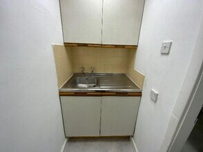 5A Cross Rosse St, Shipley to rent Interior Photo- Image 2 of 3