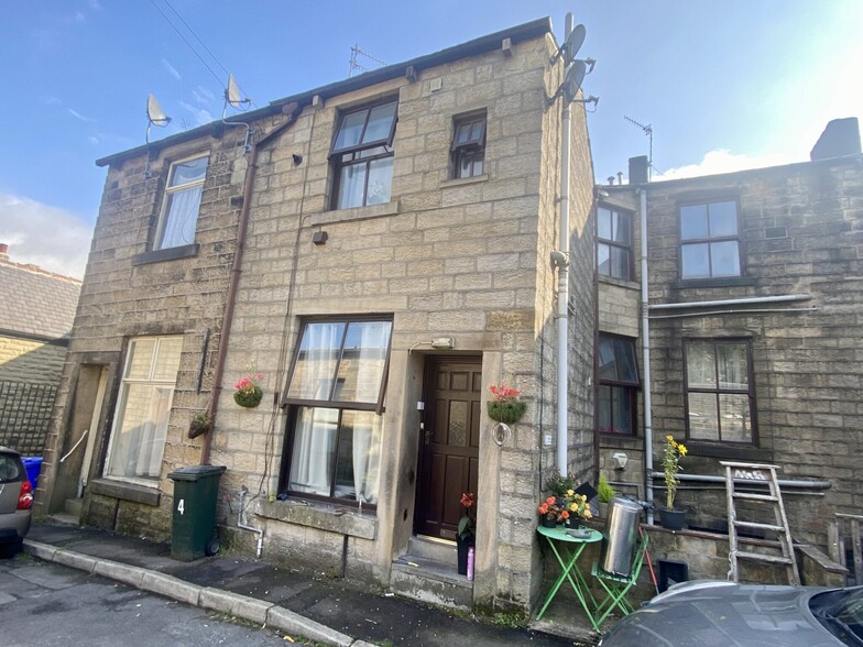 17 Market St, Bacup for sale - Building Photo - Image 2 of 9