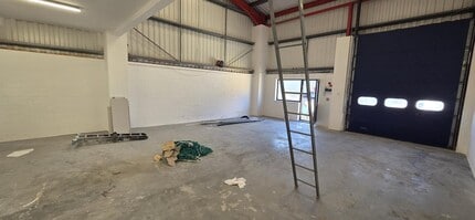 37-53 Mountney Bridge Business Park, Pevensey to rent Interior Photo- Image 2 of 4