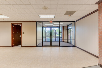 6660 S Sheridan Rd, Tulsa, OK for rent Interior Photo- Image 1 of 12