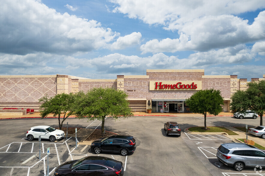 10900 Lakeline Mall Blvd, Austin, TX for rent - Building Photo - Image 2 of 10