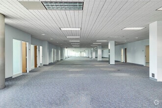 15000 Conference Center Dr, Chantilly, VA to rent Interior Photo- Image 1 of 9