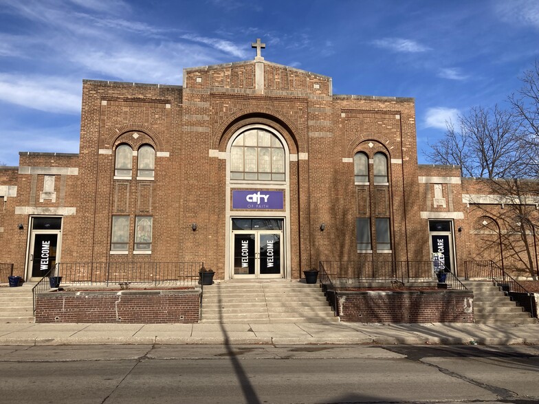 1642 S 65th St, West Allis, WI for sale - Primary Photo - Image 1 of 10