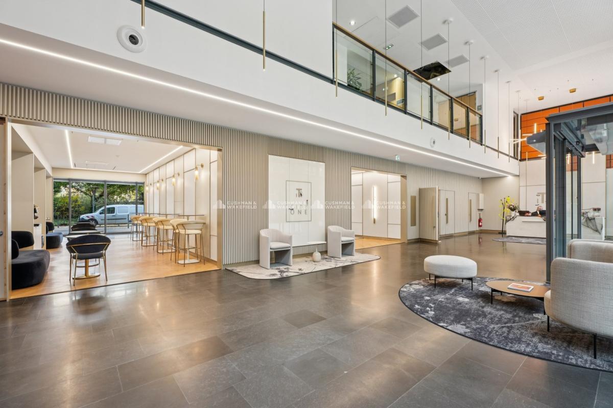 Office in Lyon to rent Lobby- Image 1 of 19