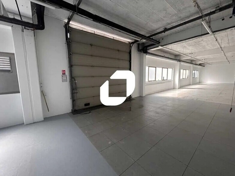 Office in Bezons to rent - Interior Photo - Image 2 of 12