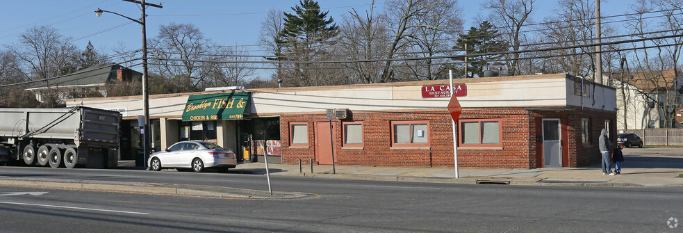 520-528 Broadway, Amityville, NY for sale - Primary Photo - Image 1 of 13