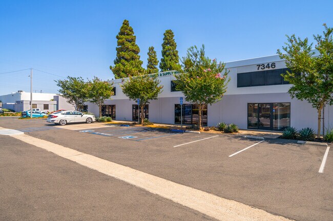 More details for 15131-15151 Goldenwest Cir, Westminster, CA - Industrial to Rent