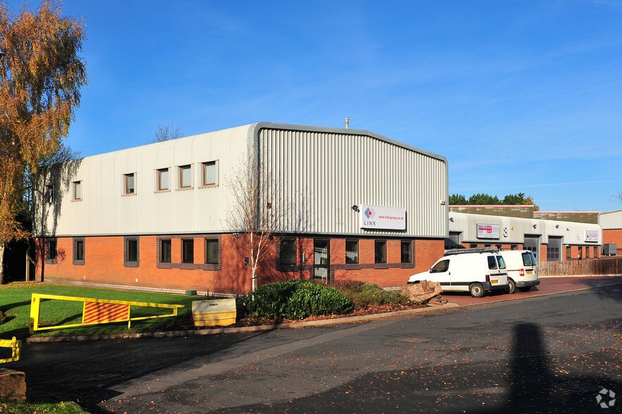 Aston Rd, Bromsgrove to rent - Building Photo - Image 2 of 8