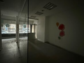 Retail in Manresa, Barcelona to rent Interior Photo- Image 2 of 17