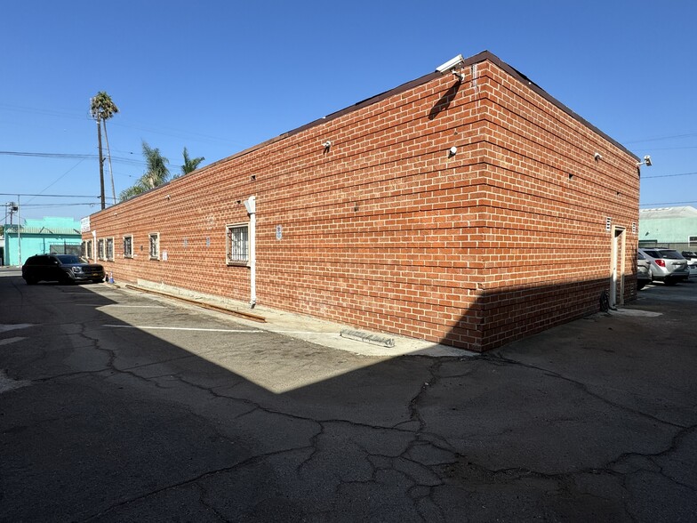 5860-5862 Avalon Blvd, Los Angeles, CA for rent - Building Photo - Image 2 of 13